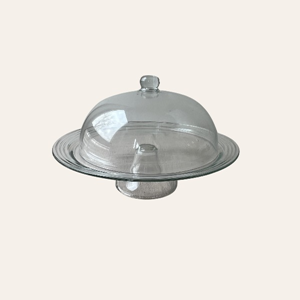 glazen-taartplateau-met-stolp-bruiloft.jpg glazen taartplateau met stolp voor bruiloft dessert tafel