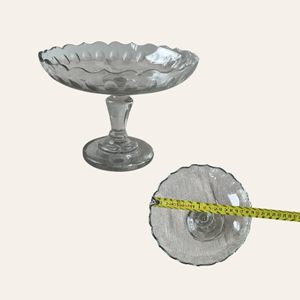 glazen-dessert-schaal-op-voet-bruiloft.jpg glazen dessert schaal op voet voor candy bar bruiloft