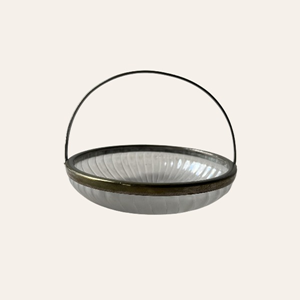 glazen-serveerschaal-gouden-rand-bruiloft.jpg glazen serveerschaal met gouden rand voor tafeldecoratie bruiloft