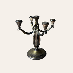 kandelaar-5-armig-goud-bruiloft.jpg gouden 5 armige kandelaar voor bruiloft tafeldecoratie