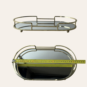 ovaal-spiegel-dienblad-goud-bruiloft.jpg ovaal spiegel dienblad goud voor luxe tafeldecoratie bruiloft