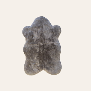 schapenvacht-bruin-bruiloft-lounge-styling-huren.jpg bruine schapenvacht huren voor bruiloft lounge styling