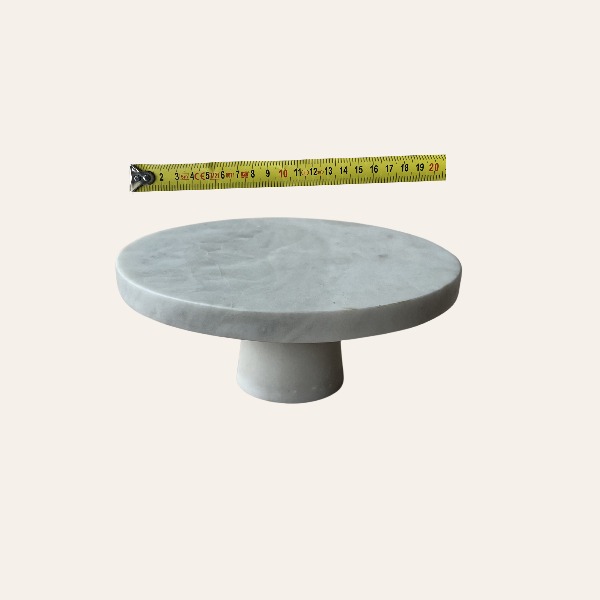 marmeren-display-set-sweets-table-bruiloft-huren.jpg marmeren display set met presentatie plateaus voor sweets table en dessert tafel styling