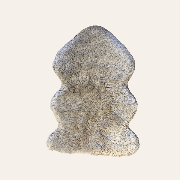 schapenvacht-oudroze-bruiloft-lounge-styling-huren.jpg oudroze schapenvacht huren voor bruiloft lounge styling