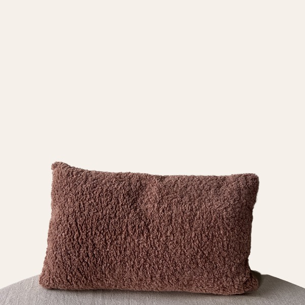 sierkussen-teddy-bruin-bruiloft-lounge.jpg sierkussen teddy bruin voor bruiloft lounge styling