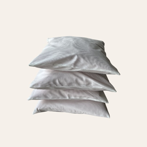 sierkussen wit voor bruiloft lounge styling